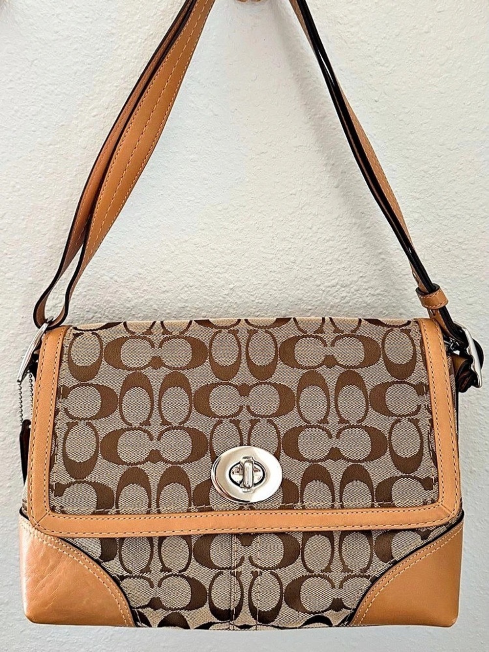 Vintage Coach Hampton Signature Jacquard Turnlock Flap Shoulder Bag